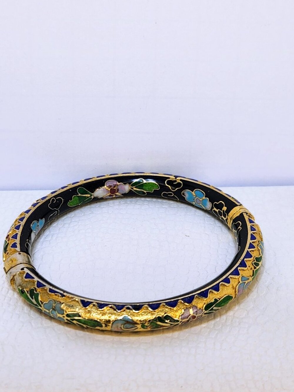 Vintage Chinese Cloisonné Enamel Hinged Bangle Bracelet